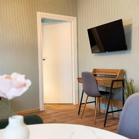 Raspberry Apartment With Balcony #Self Check-In Warsaw Exterior photo