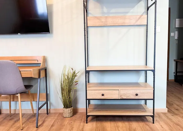 Raspberry Apartment With Balcony #Self Check-In