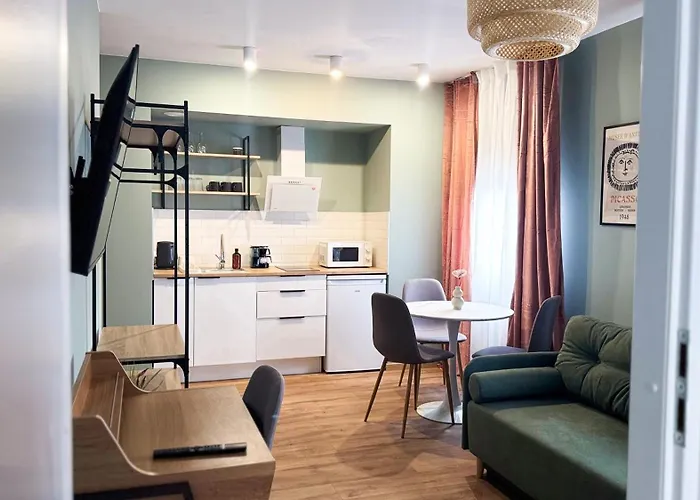Raspberry Apartment With Balcony #Self Check-In